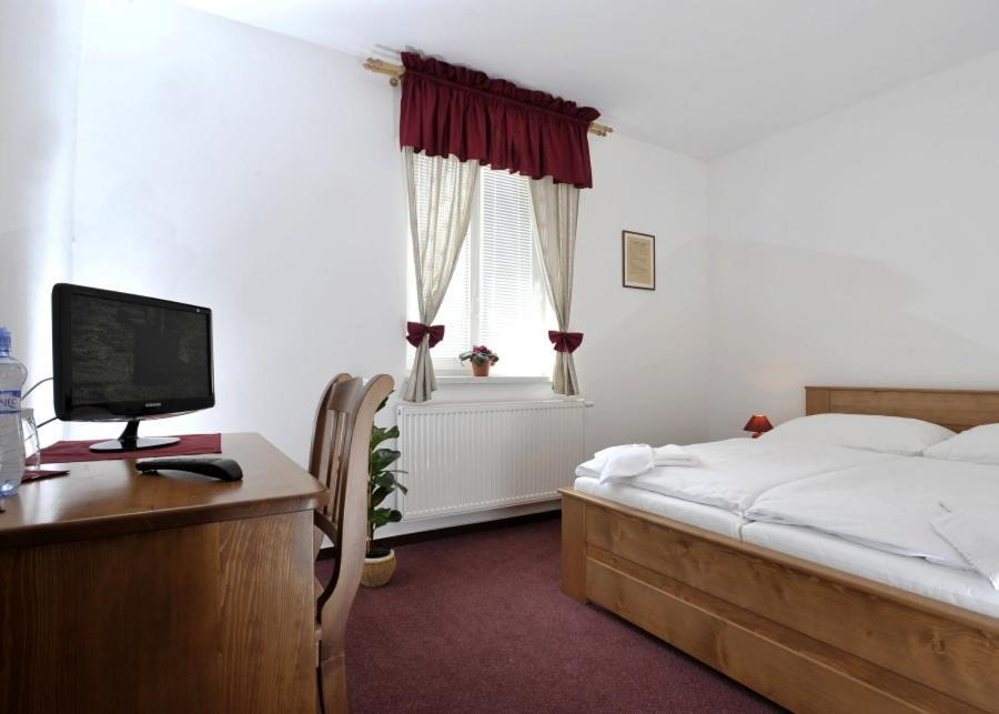Pension U Vsech Certu Jičín Quarto foto