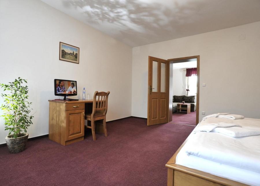 Pension U Vsech Certu Jičín Quarto foto